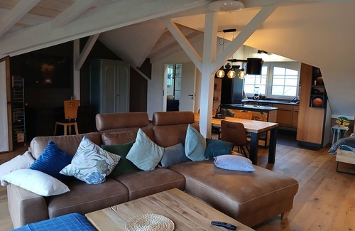 Buch Cottage | Country House 'Hof Sorgenfrei' with Mountain View, Wi-Fi and Air Conditioning