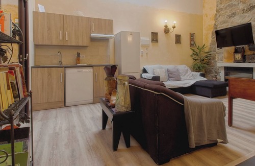 Cobreros House | Country House 'Hospedería El Pico Del Fraile' with Mountain View, Private Terrace and Wi-Fi