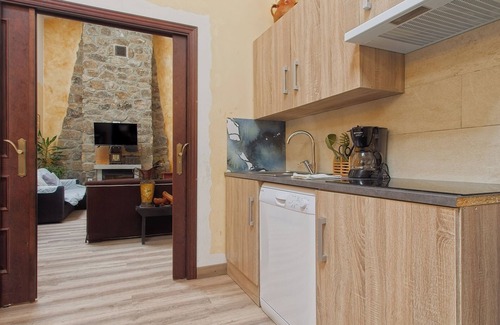 Cobreros House | Country House 'Hospedería El Pico Del Fraile' with Mountain View, Private Terrace and Wi-Fi