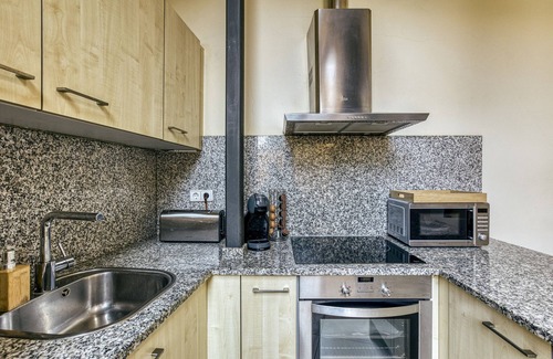 Navata Villa | Country House 'L Heura' with Private Terrace, Wi-Fi and Air Conditioning