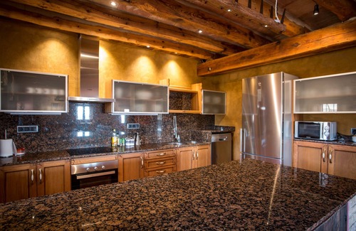 Solsona House | Country House 'La Cajola' with Mountain View, Private Pool and Wi-Fi