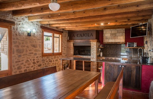 Solsona House | Country House 'La Cajola' with Mountain View, Private Pool and Wi-Fi