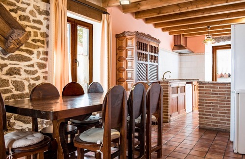 Navarredonda de Gredos House | Country House 'La Esperilla De Gredos' with Mountain View, Private Garden and Wi-Fi