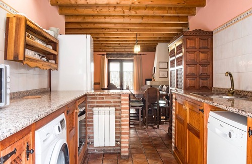 Navarredonda de Gredos House | Country House 'La Esperilla De Gredos' with Mountain View, Private Garden and Wi-Fi