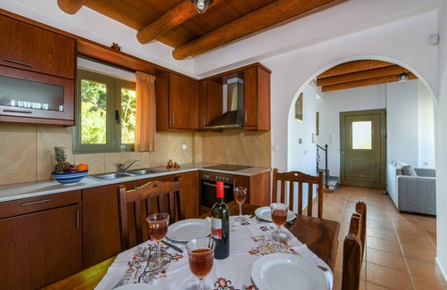 Milia House | Country House 'Malathiros 5' with Sea View, Wi-Fi and Air Conditioning