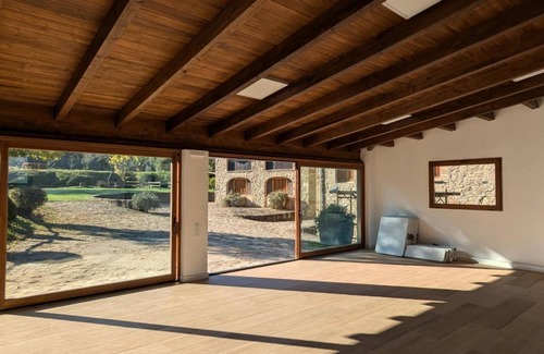 Santa Pau House | Country House 'Mas El Carrer - Baixos' with Mountain View, Shared Pool and Wi-Fi