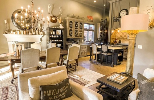 Twisp House | Country House with pool and hot tub on river