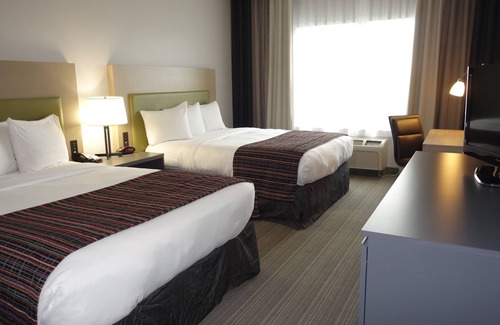 Oakdale Hotel | Country Inn & Suites by Radisson, Coralville, IA