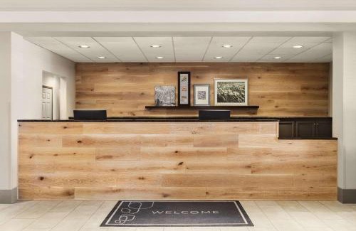 St. Cloud Hotel | Country Inn & Suites by Radisson, St Cloud East, MN