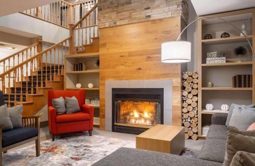 Maumee Hotel | Country Inn & Suites by Radisson, Toledo, OH