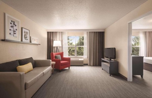 Cottage Grove Hotel | Country Inn & Suites by Radisson, Cottage Grove, MN