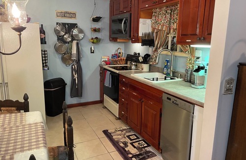 Buckhannon Cottage | Country living close to town