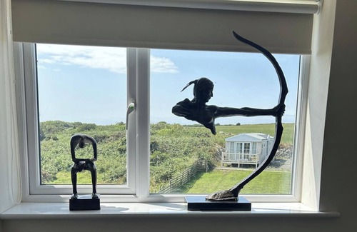 Caergeiliog Apartment | Country Retreat Sleeps 2 with Horses, Ducks & more