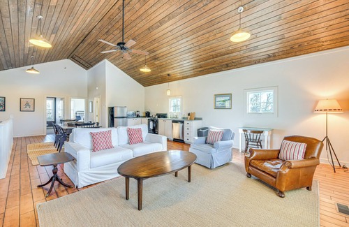 Louisa Cabin | Countryside Barndominium in Virginia w/Patio