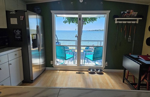 Pointblank Cabin | Couples Retreat on Lake Livingston TX