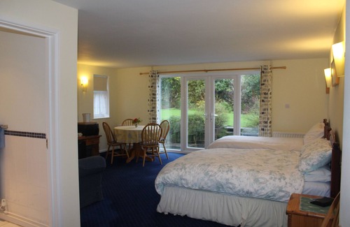 West Hoathly Bed & Breakfast | Courtlands Nurseries B&B