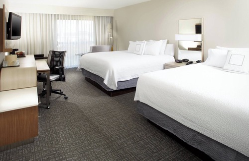 Brighton Hotel | Courtyard by Marriott Detroit Brighton