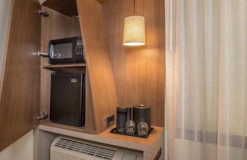 Wayne Hotel | Courtyard by Marriott Wayne Fairfield