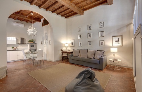 Santa Croce Apartment | Courtyard Suite, 1 minute Santa Croce square