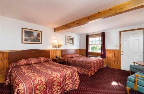 Jackson Hotel | Covered Bridge Riverview Lodge