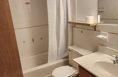 Jackson Hotel | Covered Bridge Riverview Lodge