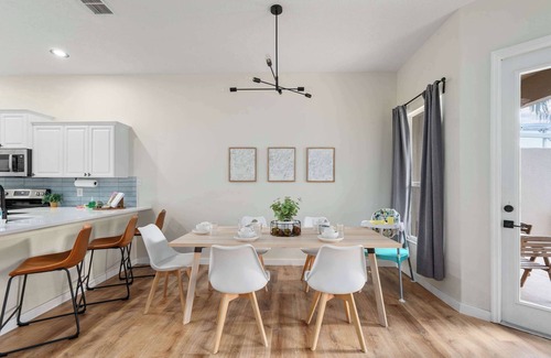 Lake Davenport Estates House | Covered Heated Pool Game room 4BR Near Disney!