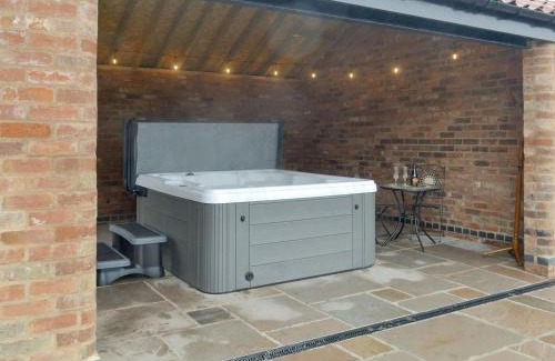 Bircotes House | Cowslip - Uk13138