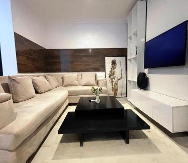 Ikeja Apartment | Cozy 1-BDR - Free Wi-Fi & Mins DRV to Airport