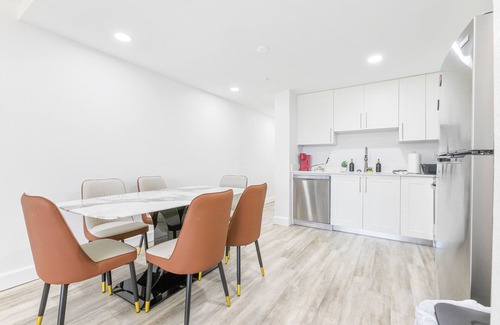 West Kissimmee Apartment | Cozy 1 Bed Apt l 15 Mins to Disney l Pools l Free Parking