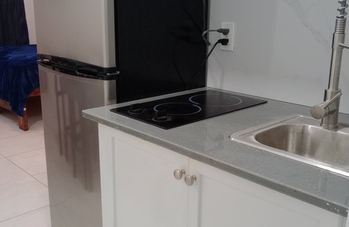 Marsh Harbour Apartment | Cozy 1-bedroom apartment with WiFi, AC in charming Marsh Harbour