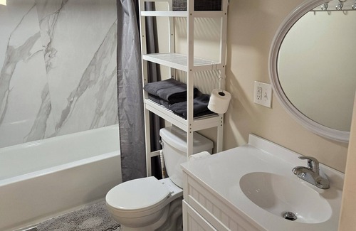 Murray Apartment | Cozy 1-bedroom apartment in wonderful Taylorsville with WiFi, AC