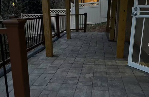 Washington Apartment | Cozy 1-bedroom apartment with fireplace, WiFi in Washington for single traveler