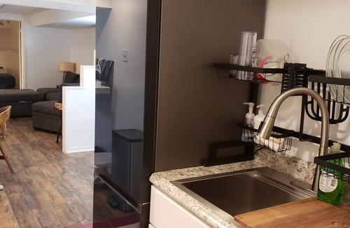 Bronzeville Apartment | Cozy 1-bedroom apartment with WiFi, AC in gorgeous Chicago