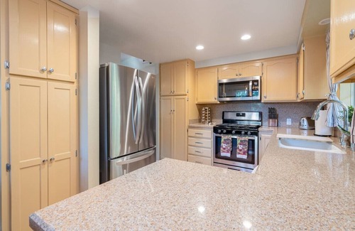 Julian House | Cozy 10 guest, 4 Bedroom, 2 Bath, Pet Friendly, 2-minute walk to downtown Julian