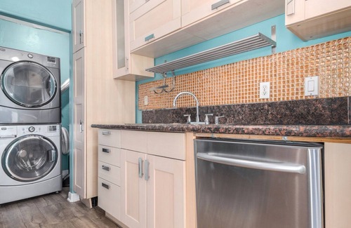 Midtown House | Cozy 1930's Bungalow Beautifully Redone in Quiet Phx Neighborhood with Huge Yard