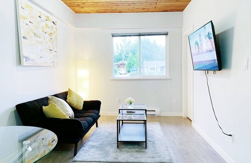Maple Ridge Apartment | Cozy 1bdr suite | private entry & prime location in Maple Ridge, pet friendly!
