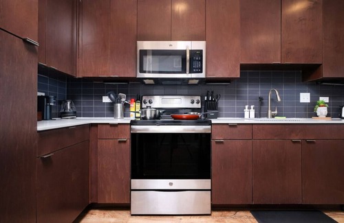 King William Apartment | Cozy 1BR w/Gym, Parking, Near King Wms&Towers