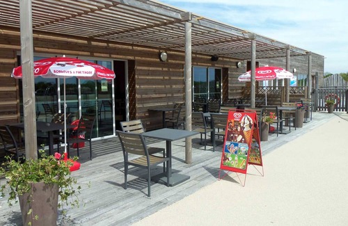 La Chapelle-Hermier Ski Chalet | Cozy 2-Bedroom Chalet with Heated Pool, Near Jaunay Lake and Beaches