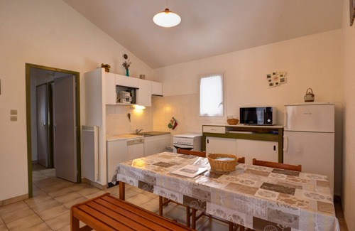 Usson-en-Forez Cottage | Cozy 2-bedroom cottage with fireplace and garden, pets allowed