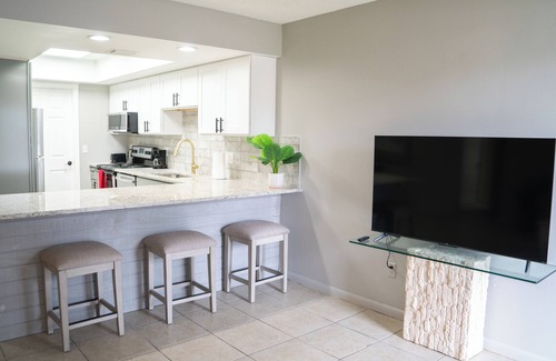 San Carlos Park House | Cozy 2-bedroom hideaway with WiFi, AC the heart of Fort Myers