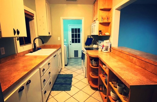 Duckpond House | Cozy 2-bedroom home in Historic Duckpond neighborhood in Gainesville