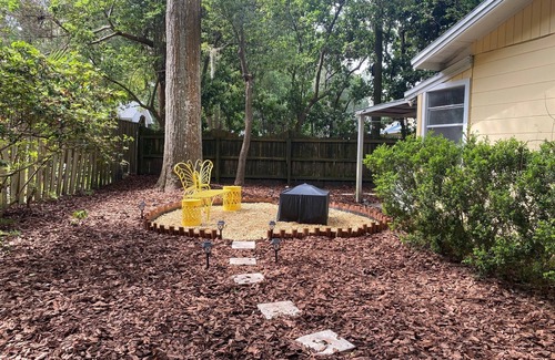 Duckpond House | Cozy 2-bedroom home in Historic Duckpond neighborhood in Gainesville