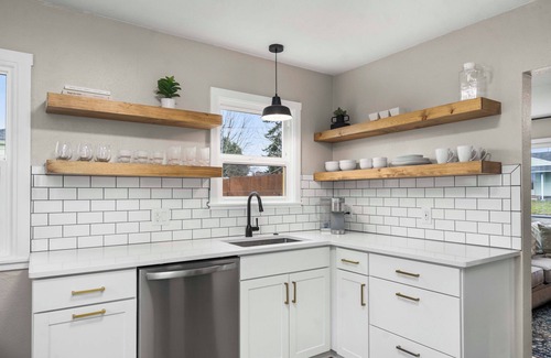 West End House | Cozy 2-bedroom house in charming Tacoma with WiFi