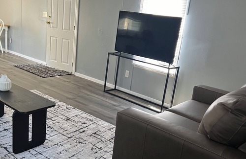 Virgie House | Cozy 2-bedroom mobile home centrally located on US 23 South with AC, WiFi