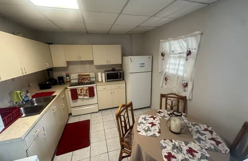 Altona Condo | Cozy 2-bedroom condo in delightful Charlotte Amalie with view of harbour.