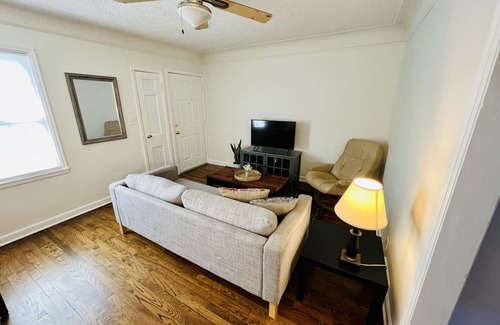 Linden Hills House | Cozy 2 bedrooms in the heart of historic Linden Hills Neighborhood