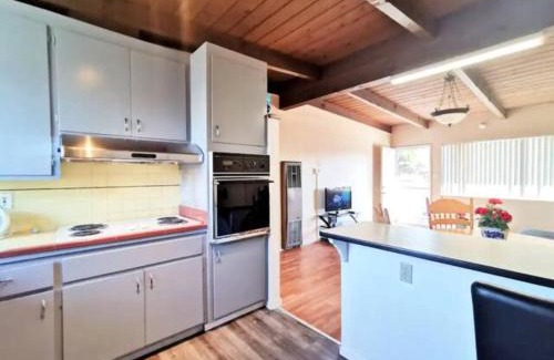 Richmond Annex Apartment | Cozy 2Br 1Bath Home w/Parking near El Cerrito and University of Berkeley