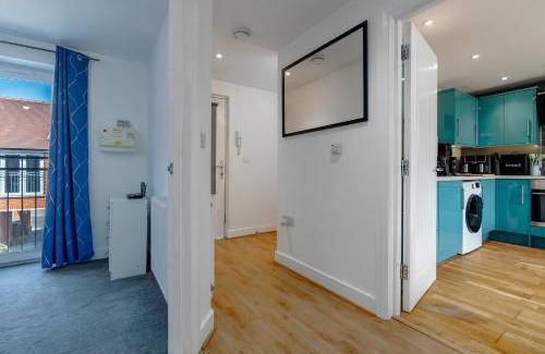 Chute Forest Apartment | Cozy 2BR pet-friendly retreat near Stonehenge