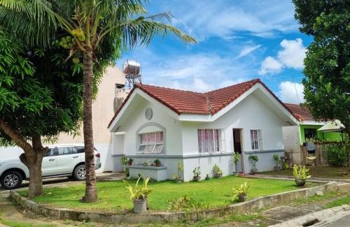 Oton House | Cozy 3-bedroom townhouse with free parking