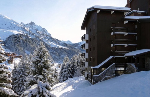 Meribel-Mottaret Apartment | Cozy 3-room Apt with Fireplace, Free Wi-Fi, Near Slopes & Shops, Sleeps 6